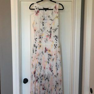 Light and airy design, feel good fashion.